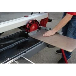 Einhell Radial-Fliesenschneidmaschine TE-TC 920 UL -Werkzeug Verkaufsgeschäft 001 TE TC 920 UL Usage Pic