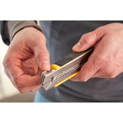 Stanley Cuttermesser FatMax18 Mm Mit Magazin Schwarz-Gelb 4 Stanley Cuttermesser FatMax18 Mm Mit Magazin Schwarz-Gelb – Bild 4