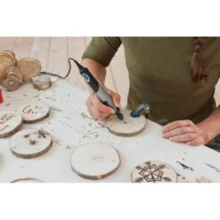 Dremel Multifunktionswerkzeug 2050 Stylo+ -Werkzeug Verkaufsgeschäft 3 ornamentmaking21cropped