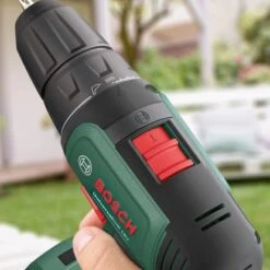 Bosch 18 V Akkuschrauber UniversalDrill 18V Inkl. 2,5 Ah Akku, Mit Koffer -Werkzeug Verkaufsgeschäft 8716417 A03