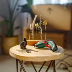 Bosch Akkuschrauber IXO 7 Basic Inkl. Akku, Ladekabel & Box -Werkzeug Verkaufsgeschäft 9600271 AB 03