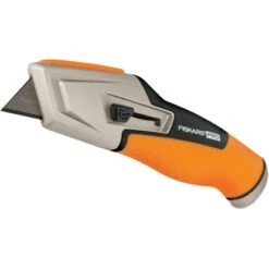 Fiskars Universalmesser CarbonMaxmit Einziehbarer Klinge -Werkzeug Verkaufsgeschäft 995730 4905 03